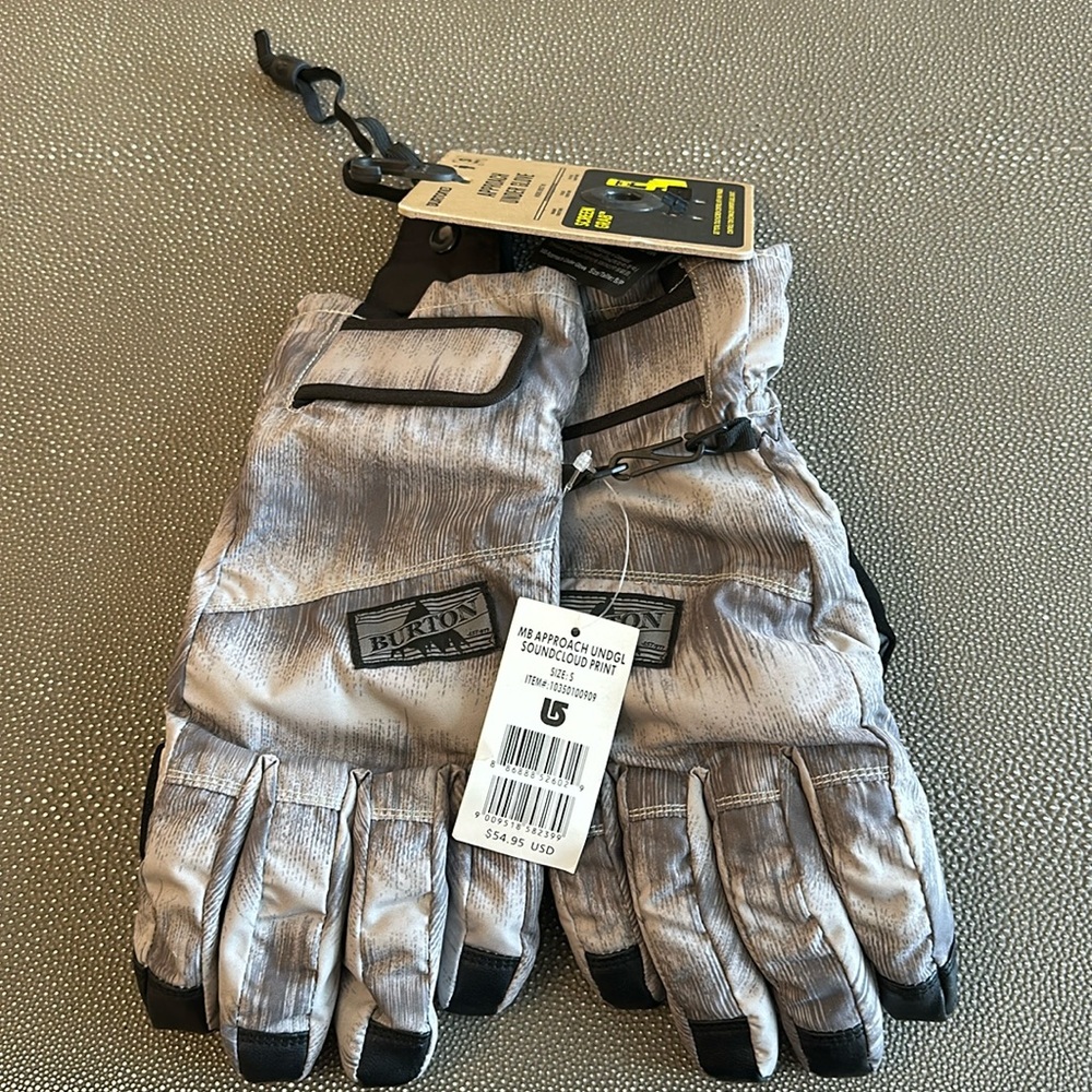 Burton Approach Under Glove
